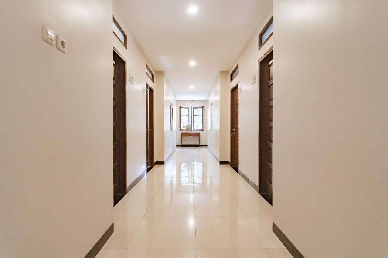Hotel Reddoorz Near Simpang Dago 2 Bandung Exterior foto