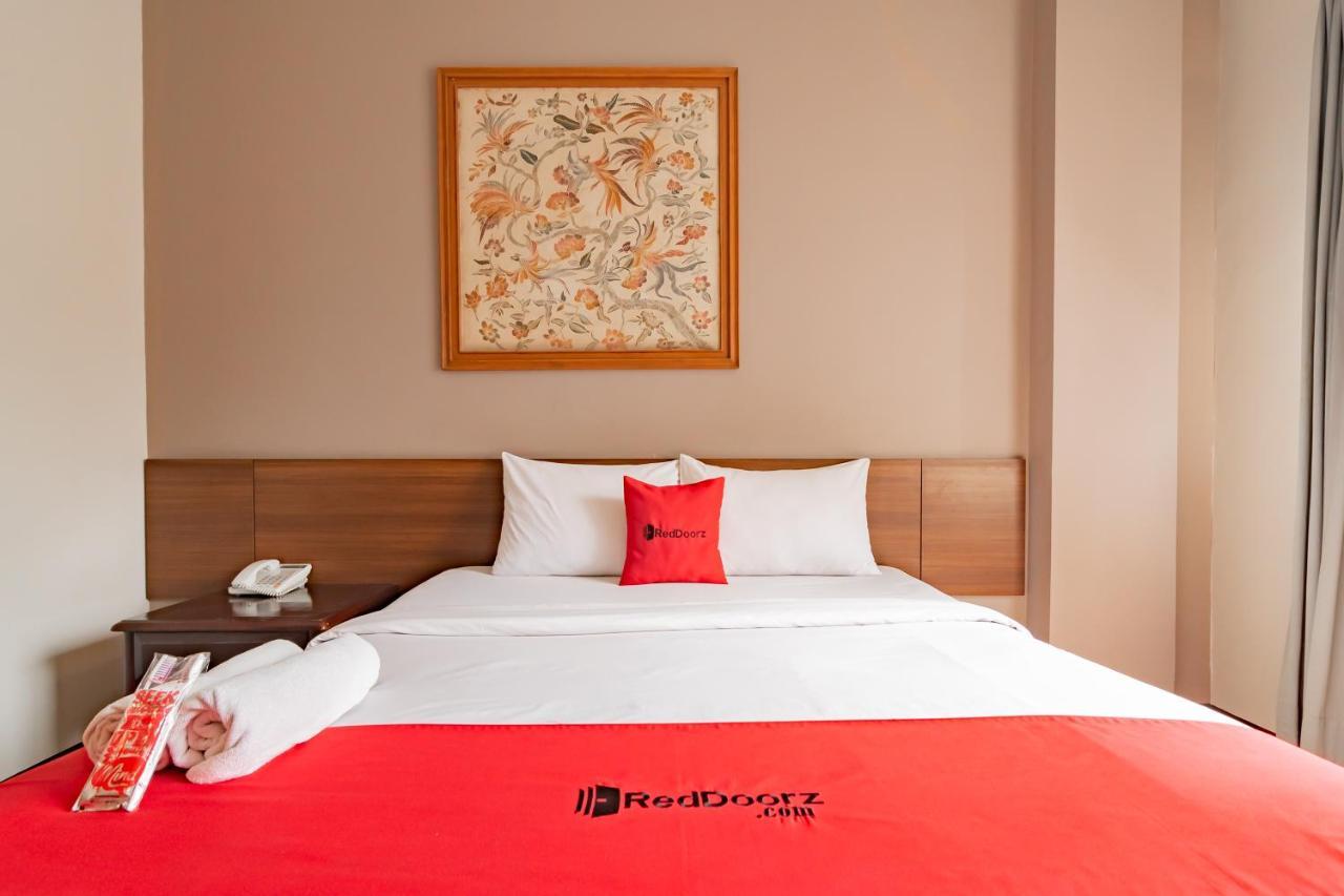 Hotel Reddoorz Near Simpang Dago 2 Bandung Exterior foto