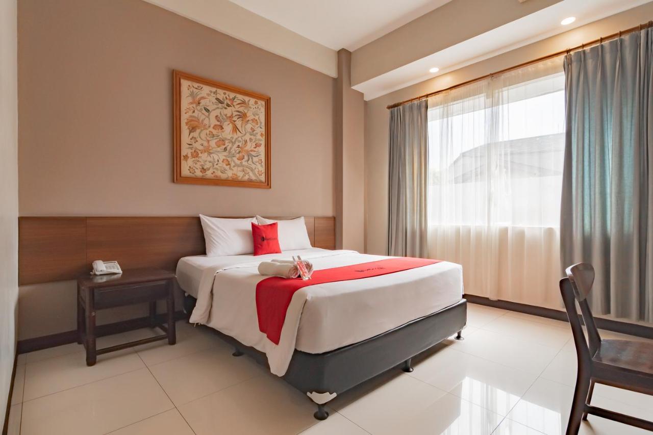 Hotel Reddoorz Near Simpang Dago 2 Bandung Exterior foto