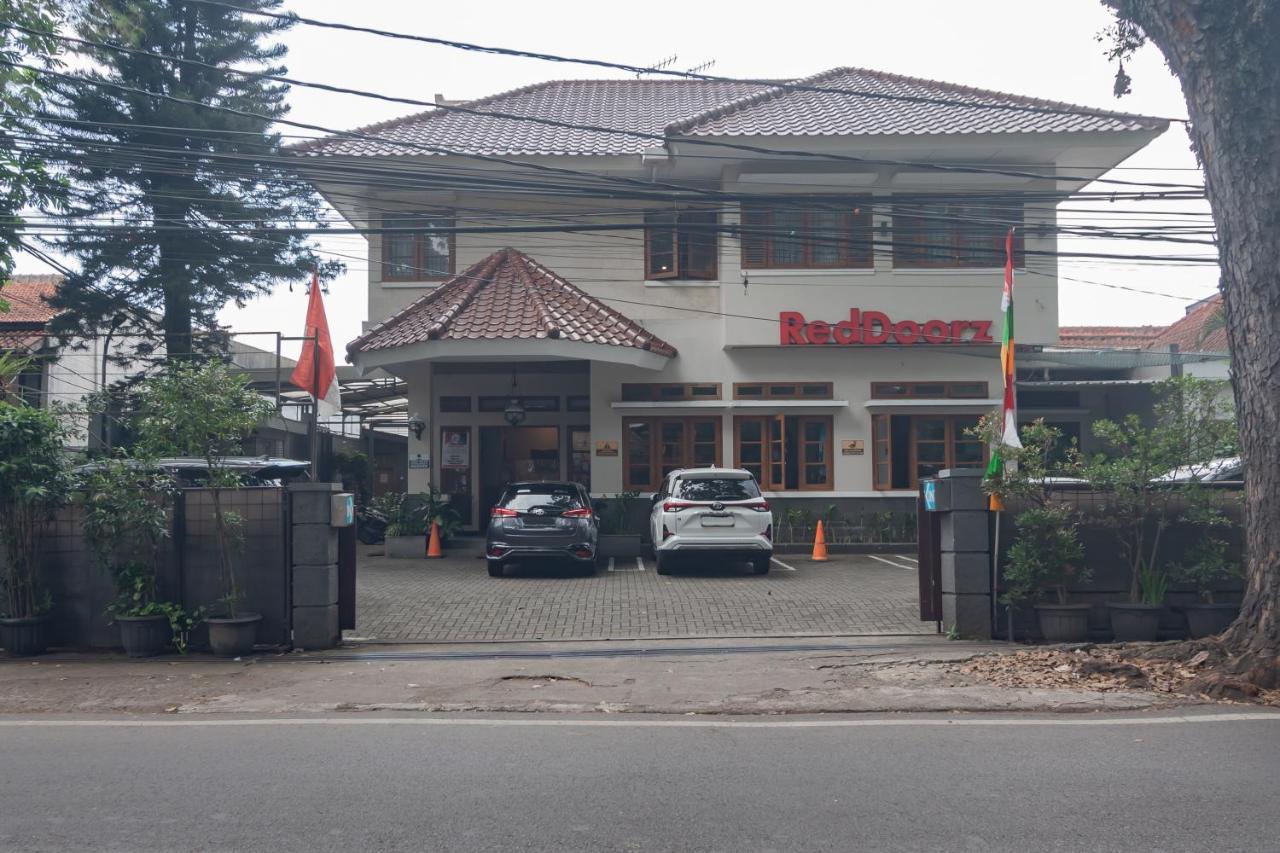 Hotel Reddoorz Near Simpang Dago 2 Bandung Exterior foto
