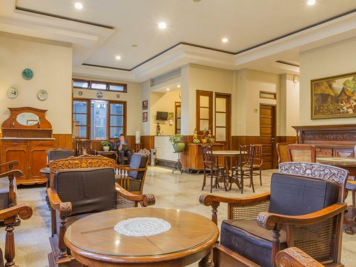 Hotel Reddoorz Near Simpang Dago 2 Bandung Exterior foto